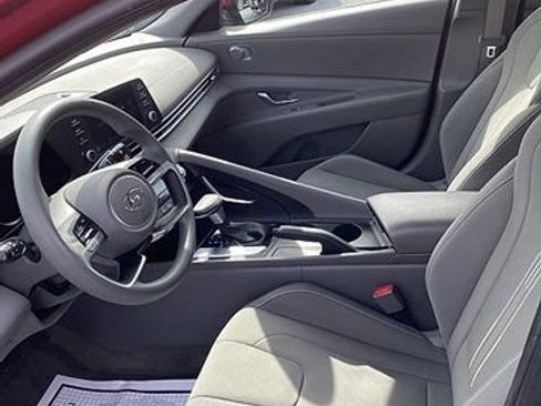 Used 2023 Hyundai Elantra SEL image 11
