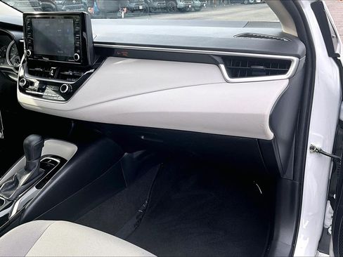 Used 2022 Toyota Corolla LE image 15