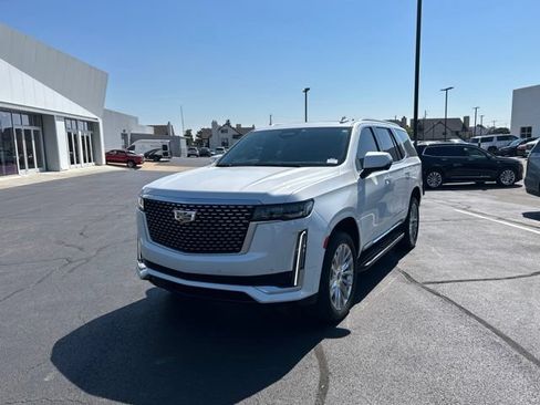 Used 2023 Cadillac Escalade Premium Luxury AWD/4WD image 3
