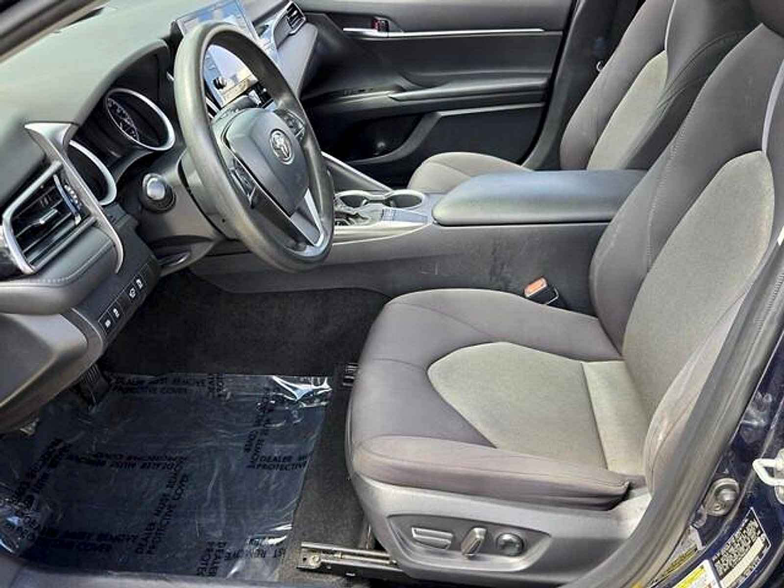 Used 2022 Toyota Camry LE FWD image 7