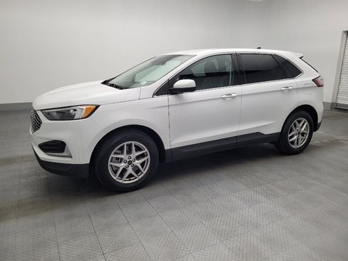 Used 2024 Ford Edge SEL image 2