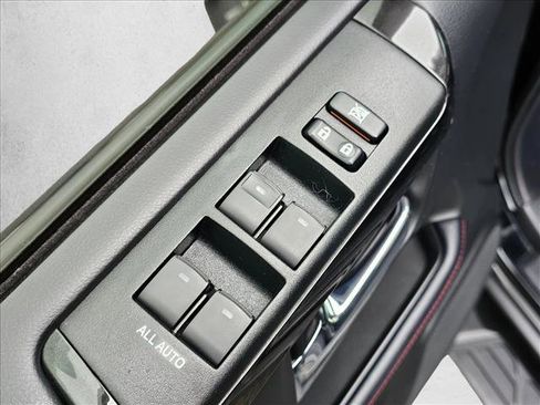 Used 2020 Toyota 4Runner Venture image 18