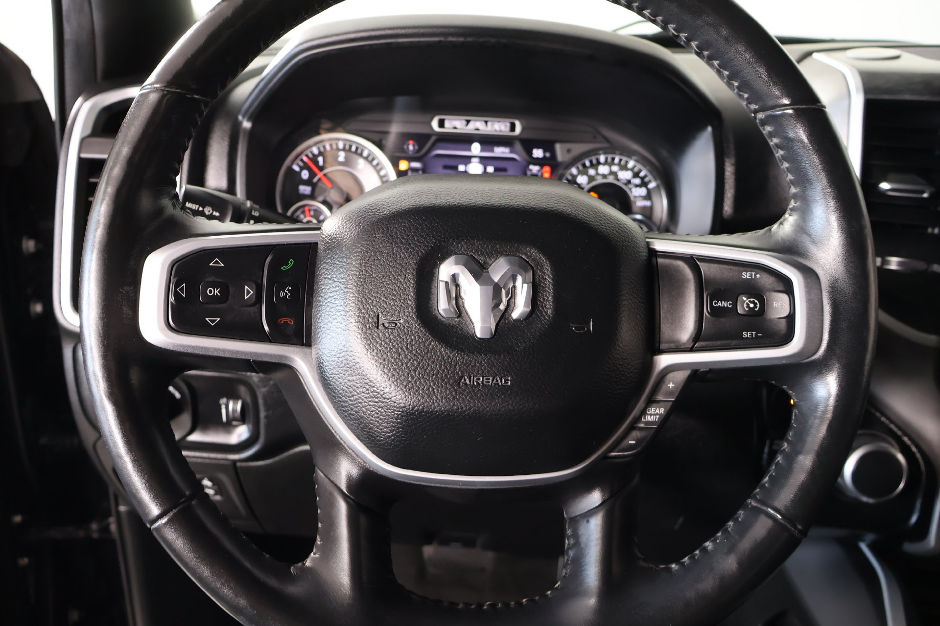Used 2020 RAM 1500 Big Horn AWD/4WD image 3