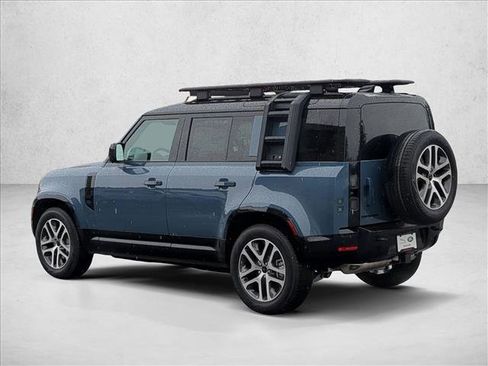 New 2026 Land Rover Defender 110 X-Dynamic SE image 7