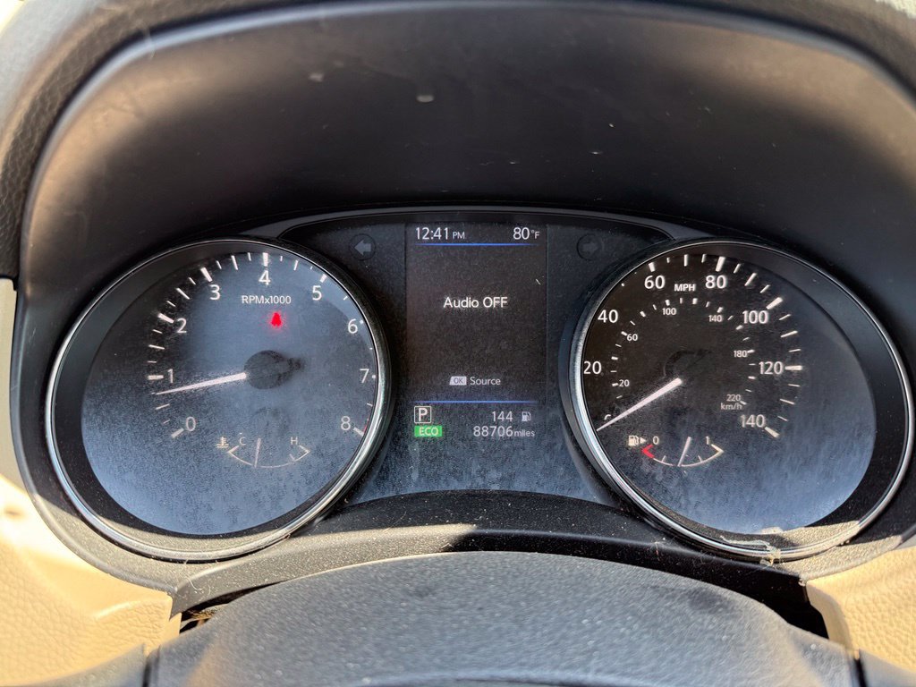 Used 2020 Nissan Rogue SV FWD image 16