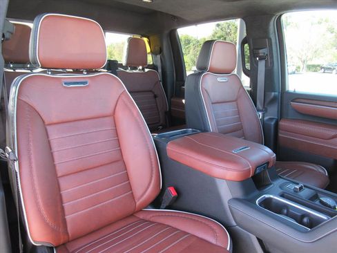 Used 2025 GMC Sierra 2500 Denali Ultimate image 11