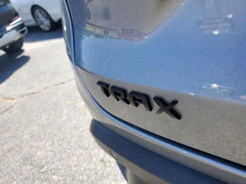 Used 2025 Chevrolet Trax RS w/ Sunroof Package FWD image 5