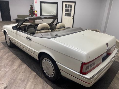 Used 1992 Cadillac Allante FWD image 6