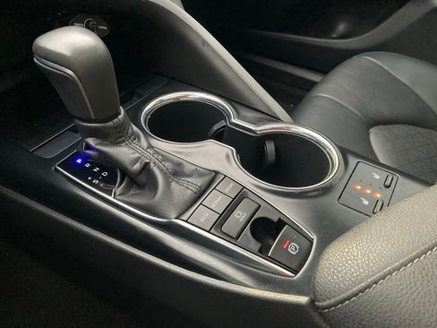 Used 2019 Toyota Camry XSE image 25