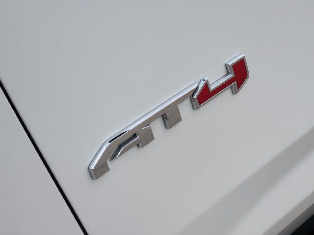 Used 2024 GMC Yukon XL AT4 AWD/4WD image 12