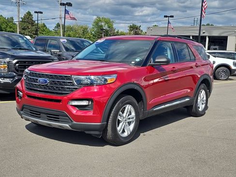 Certified 2023 Ford Explorer XLT w/ Equipment Group 202A AWD/4WD image 2