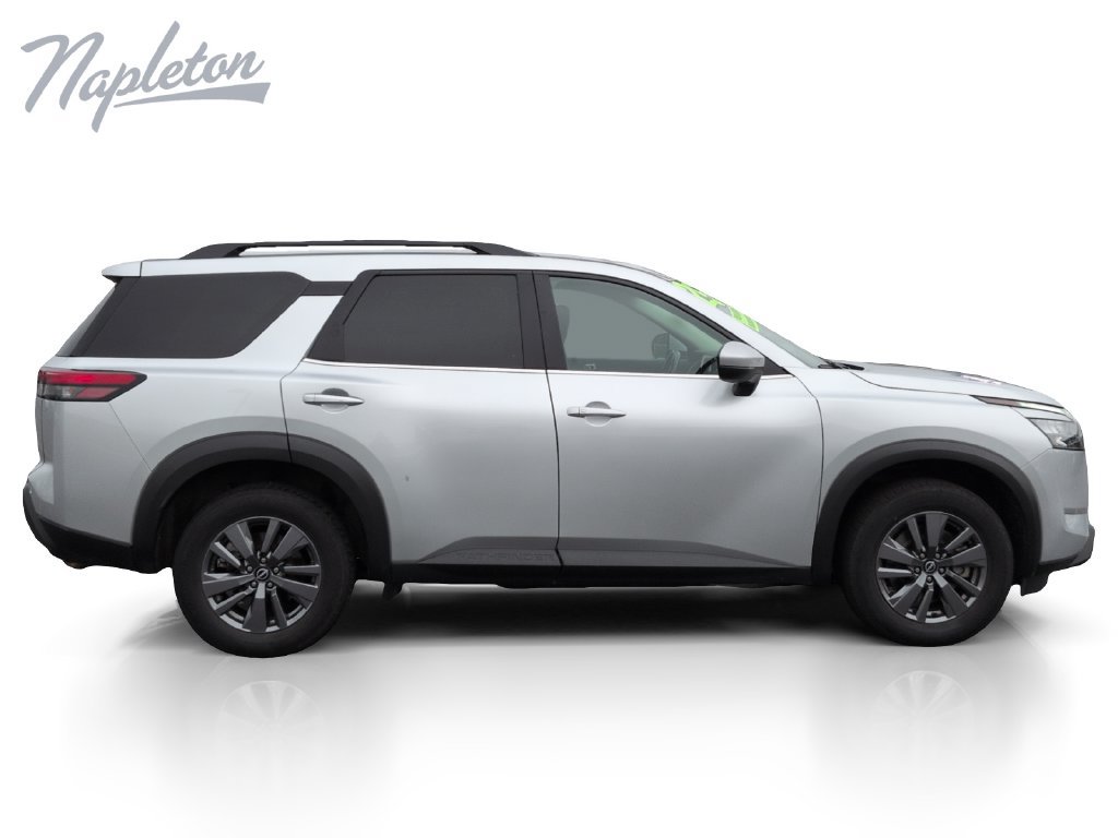 Used 2025 Nissan Pathfinder SV AWD/4WD image 7