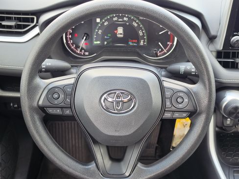 Certified 2025 Toyota RAV4 LE FWD image 16