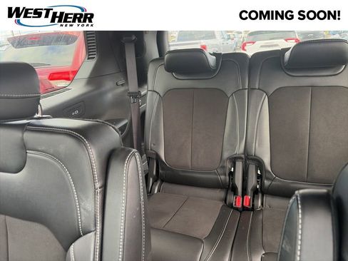 Used 2023 Jeep Grand Cherokee L Laredo image 7