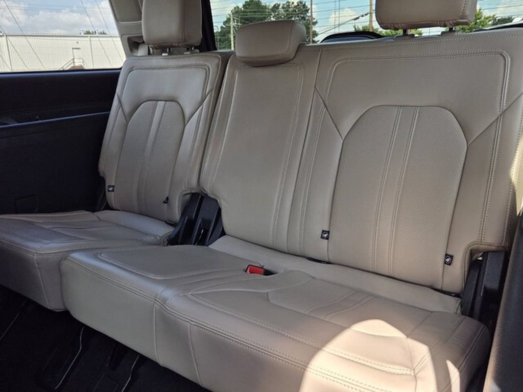 Used 2024 Ford Expedition Limited RWD image 5
