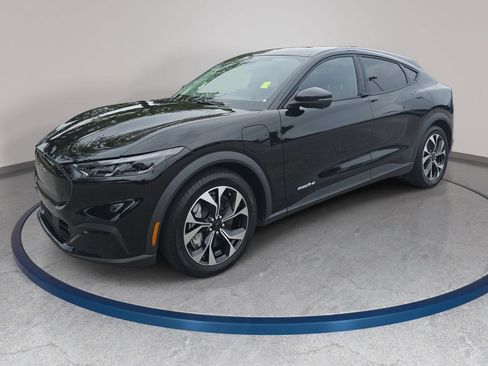 Used 2025 Ford Mustang Mach-E Select RWD image 1