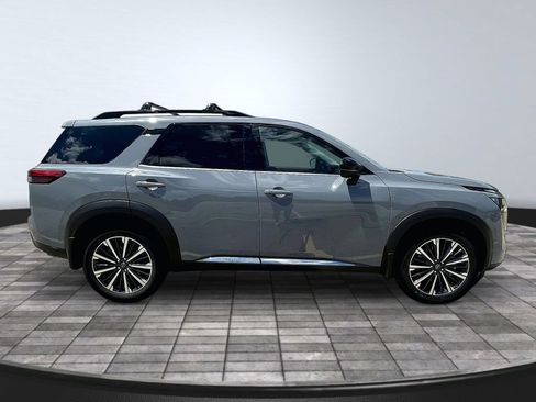 Used 2026 Nissan Pathfinder Platinum AWD/4WD image 8