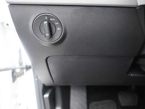 Used 2022 Volkswagen Taos S image 17