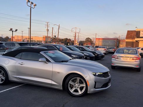 Used 2019 Chevrolet Camaro LT RWD image 7