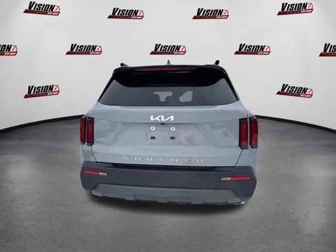 Certified 2022 Kia Sorento S w/ Panoramic Sunroof Package image 6