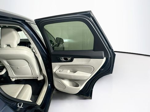 Used 2019 Volvo XC60 T5 Inscription w/ Protection Package Premier FWD image 32