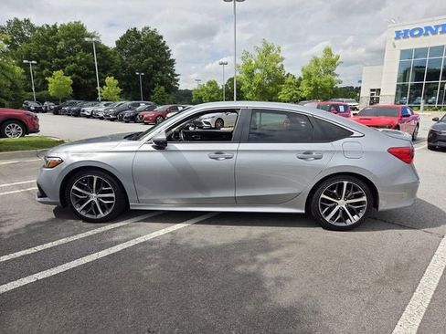 Used 2024 Honda Civic Touring image 3
