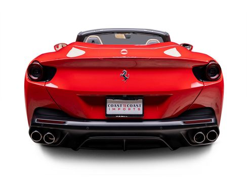Used 2019 Ferrari Portofino Base image 18