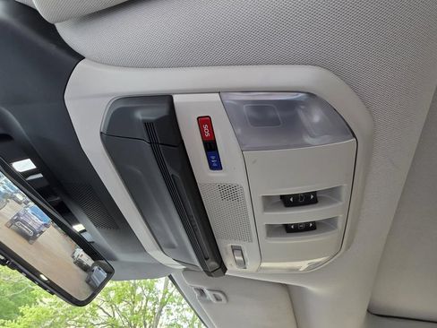 Used 2023 Subaru Ascent Touring AWD/4WD image 37