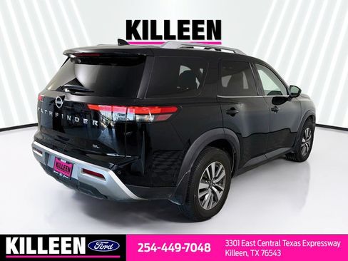 Used 2022 Nissan Pathfinder SL FWD image 9