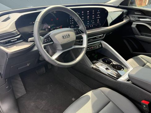 Certified 2025 Audi Q5 Premium Plus w/ Premium Plus AWD/4WD image 4