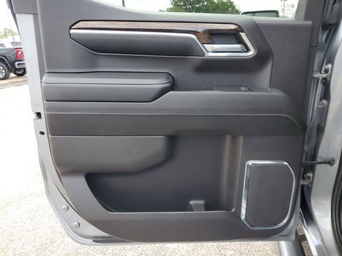 Used 2024 GMC Sierra 1500 SLE image 12