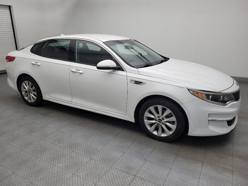 Used 2017 Kia Optima EX FWD image 11