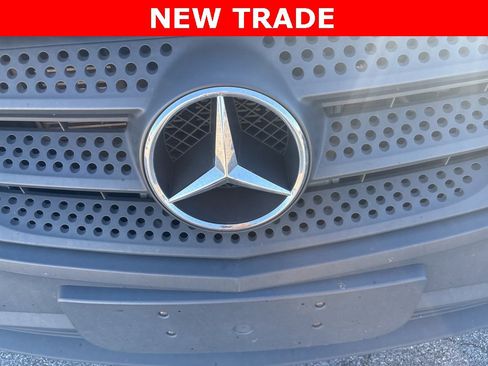Used 2019 Mercedes-Benz Metris Passenger image 3