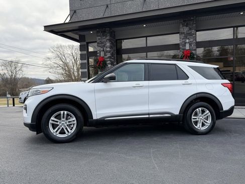 Used 2021 Ford Explorer XLT image 20