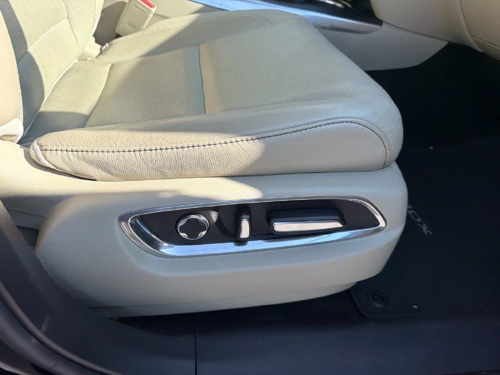 Used 2019 Acura MDX w/ Technology Package AWD/4WD image 12