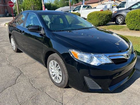 Used 2012 Toyota Camry LE FWD image 2
