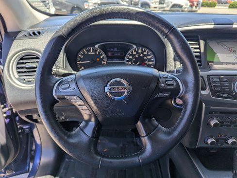 Used 2020 Nissan Pathfinder SL AWD/4WD image 12