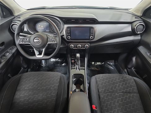 Used 2023 Nissan Kicks SV image 10