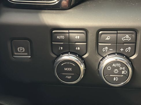 Certified 2024 GMC Sierra 1500 AT4 w/ Technology Package image 42