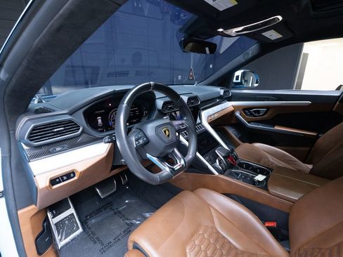 Used 2021 Lamborghini Urus AWD/4WD image 13