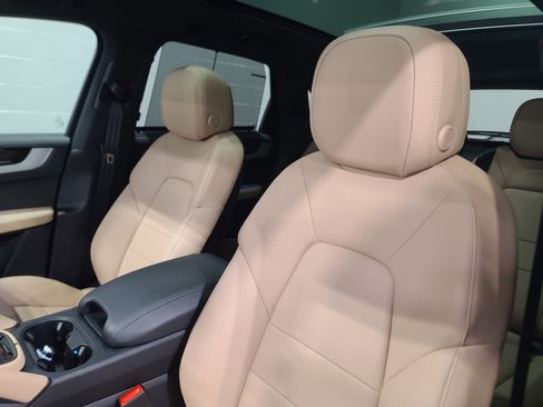 New 2026 Porsche Cayenne image 10