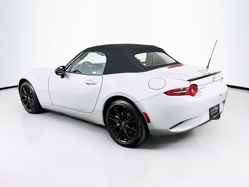 Used 2025 MAZDA MX-5 Miata Club RWD image 5