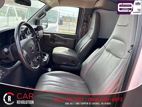 Used 2023 GMC Savana 2500 Extended w/ Driver Convenience Package image 9