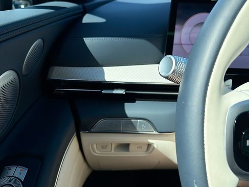 Used 2025 Genesis GV80 3.5T Prestige image 41