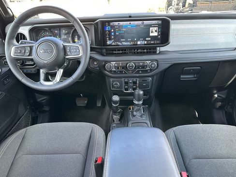 Used 2025 Jeep Wrangler Sahara 4xe image 10