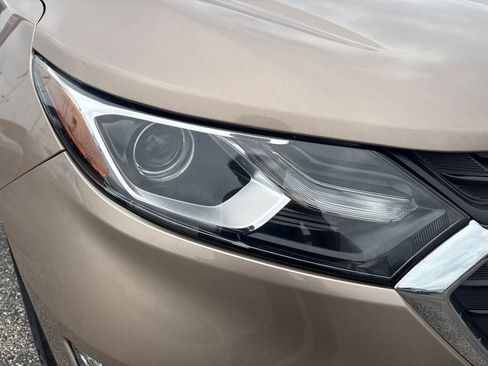 Used 2019 Chevrolet Equinox LT FWD image 4