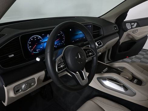 Used 2020 Mercedes-Benz GLS 450 4MATIC image 6