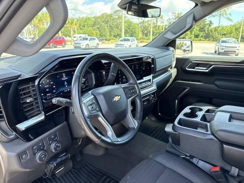 Used 2024 Chevrolet Silverado 1500 LT w/ Z71 Off-Road Package AWD/4WD image 21