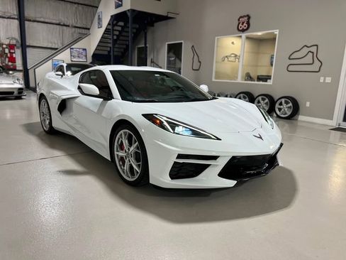 Used 2021 Chevrolet Corvette Stingray 2LT w/ Chrome Exterior Badge Package image 41