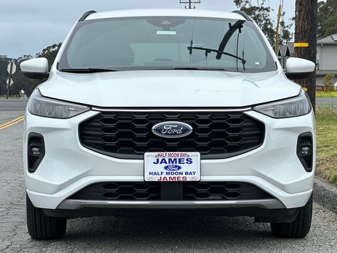 Used 2023 Ford Escape ST-Line Select w/ Tech Pack #1 AWD/4WD image 9
